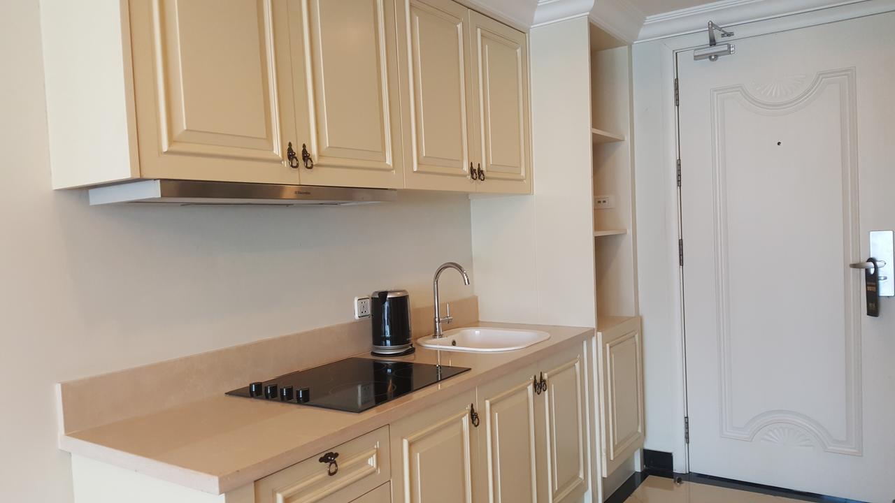 Lk Noble Suite Патая Екстериор снимка