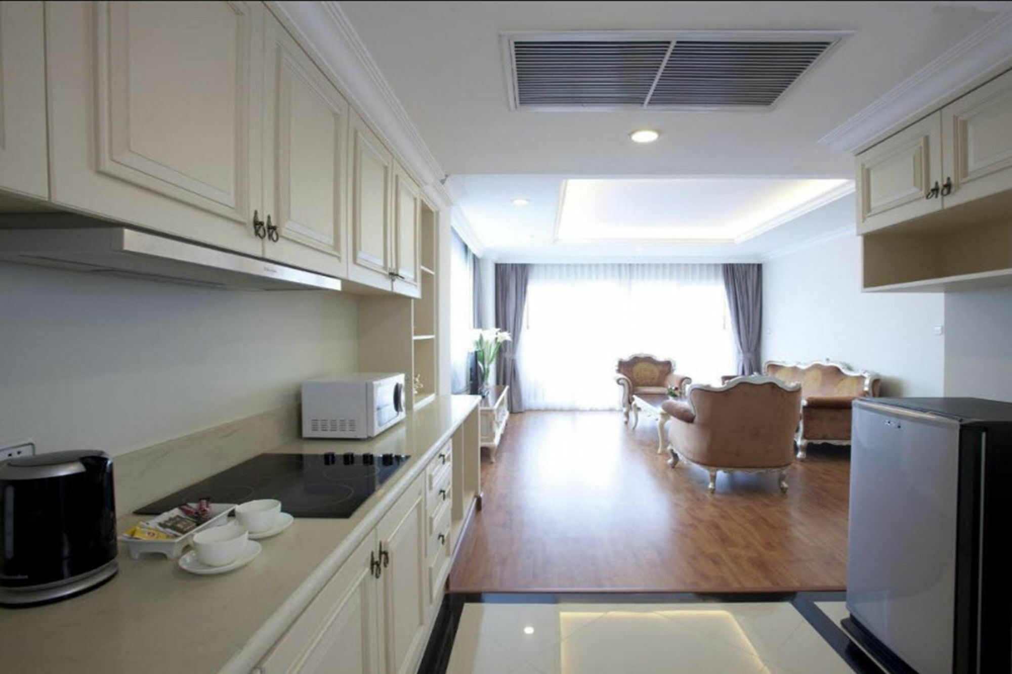 Lk Noble Suite Патая Екстериор снимка