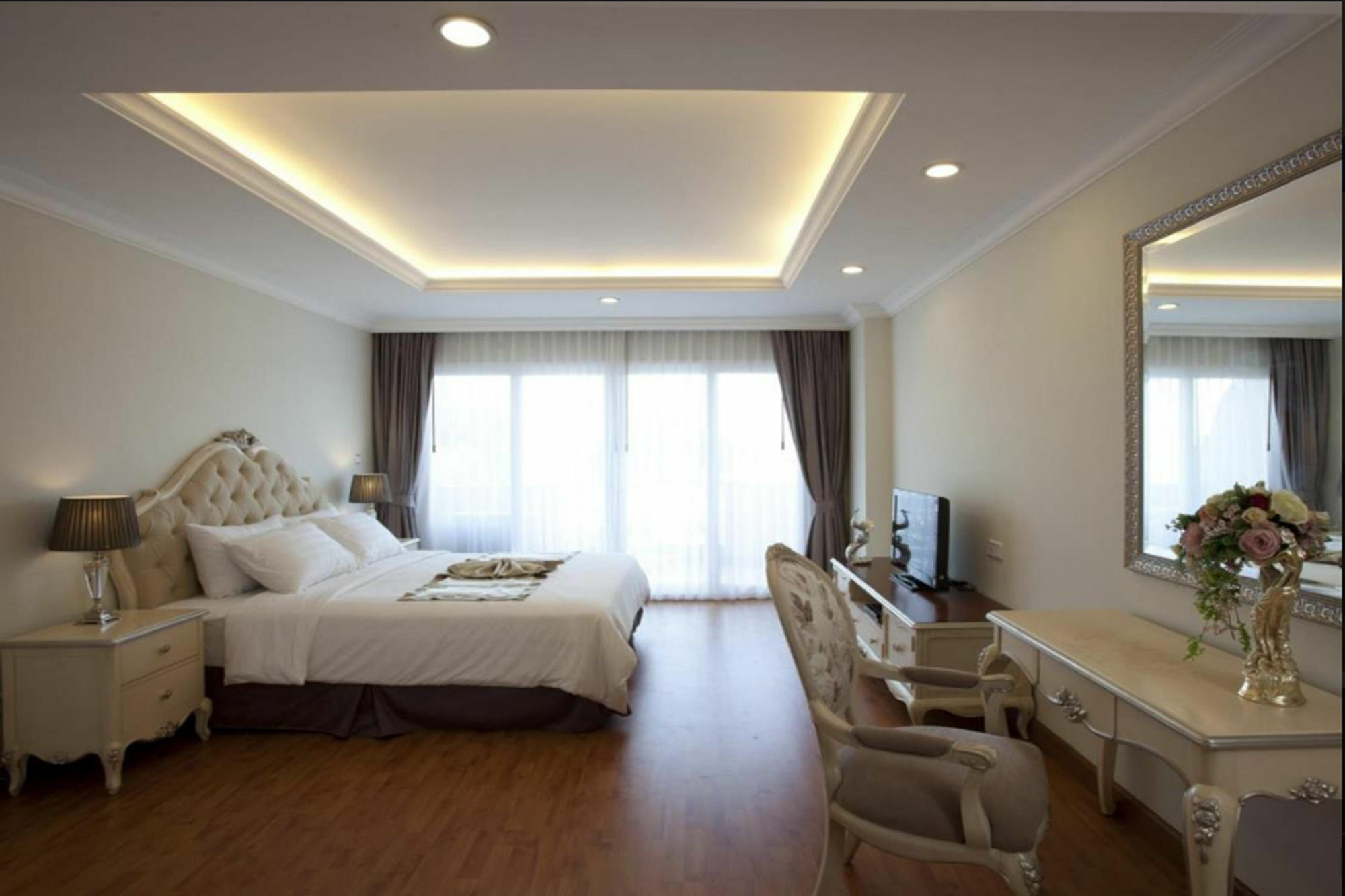 Lk Noble Suite Патая Екстериор снимка