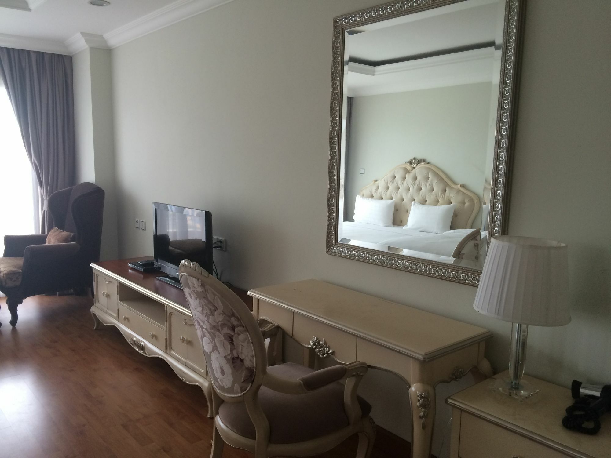 Lk Noble Suite Патая Екстериор снимка