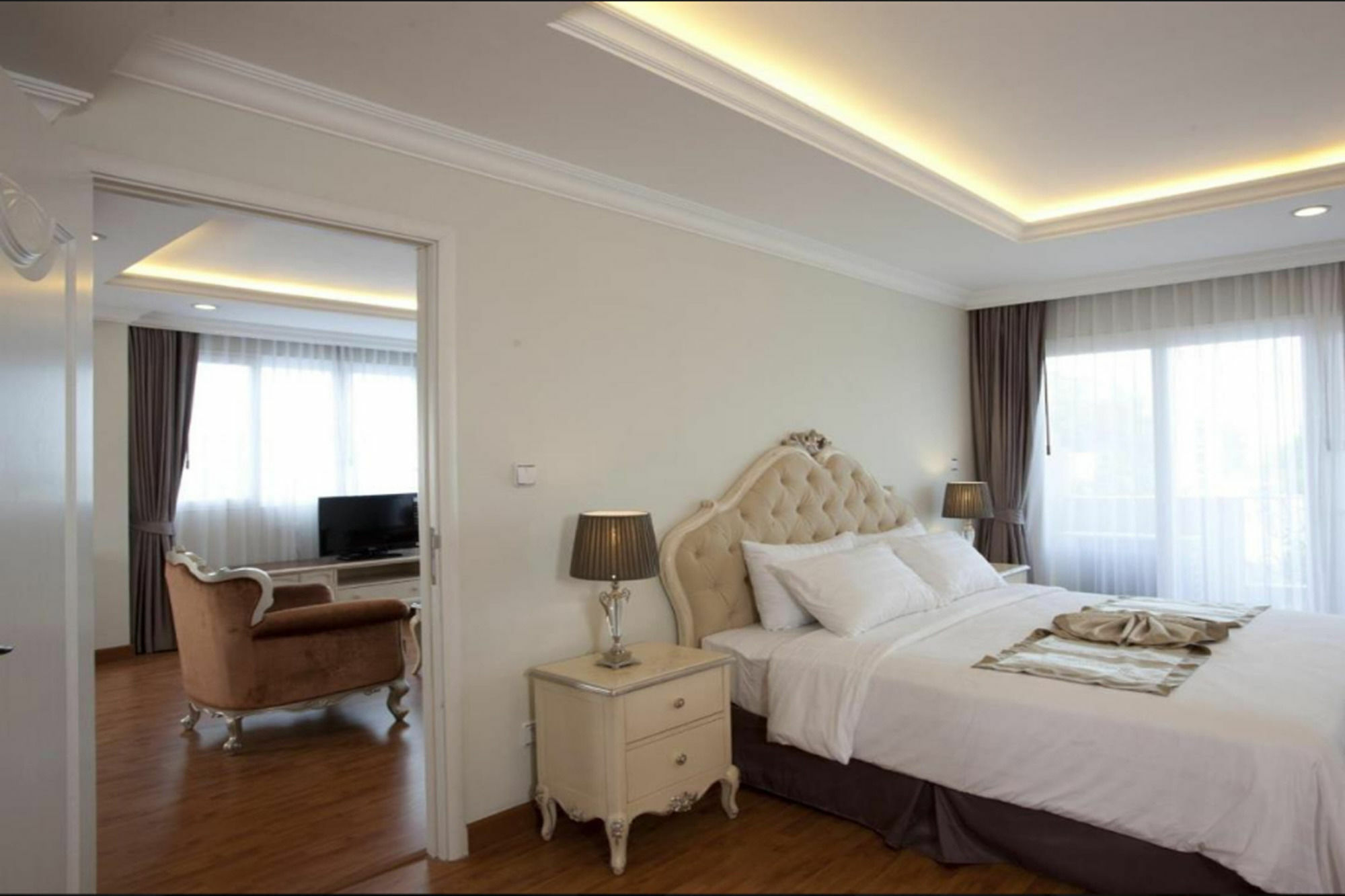 Lk Noble Suite Патая Екстериор снимка