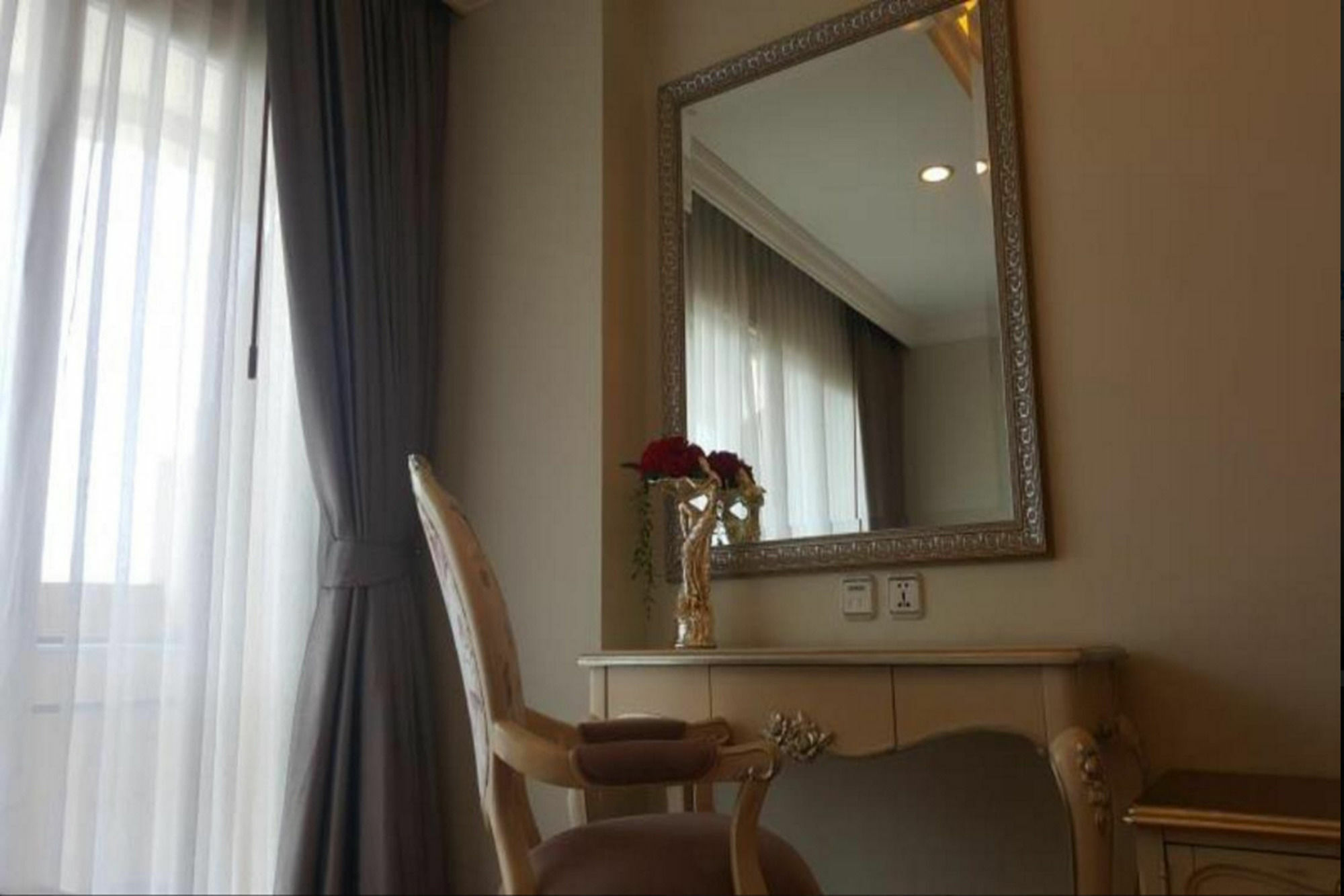 Lk Noble Suite Патая Екстериор снимка